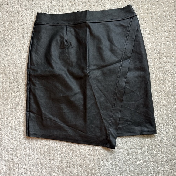 Windsor Dresses & Skirts - Windsor Black Pencil Skirt